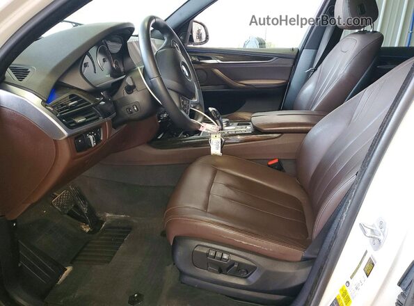 5UXKT0C32H0V97118 2017 BMW X5 Белый Вид панели приборов