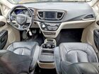 2018 Chrysler Pacifica Touring L Black vin: 2C4RC1BG0JR290441