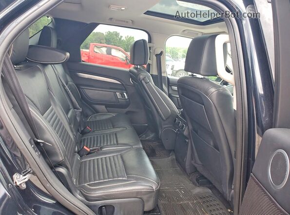 SALRTBBV2HA017187 2017 LAND ROVER DISCOVERY Black Rear interior view