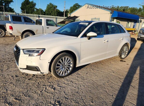 WAUTPBFF8JA062268 2018 AUDI A3 White Передня ліва чверть