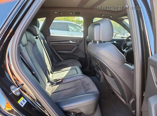 WA1A4AFY5J2247087 2018 AUDI SQ5 Черный Вид задней части салона