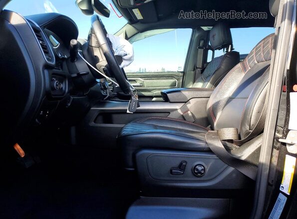 1C6SRFFT4LN122703 2020 RAM 1500 Черный Вид панели приборов