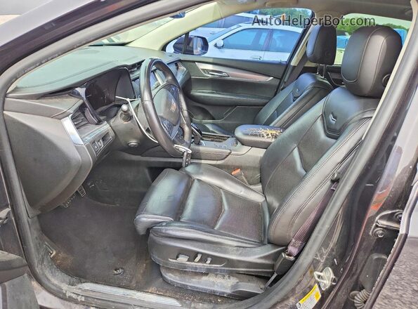 1GYKNCRS6HZ184863 2017 CADILLAC XT5 Серый Вид панели приборов
