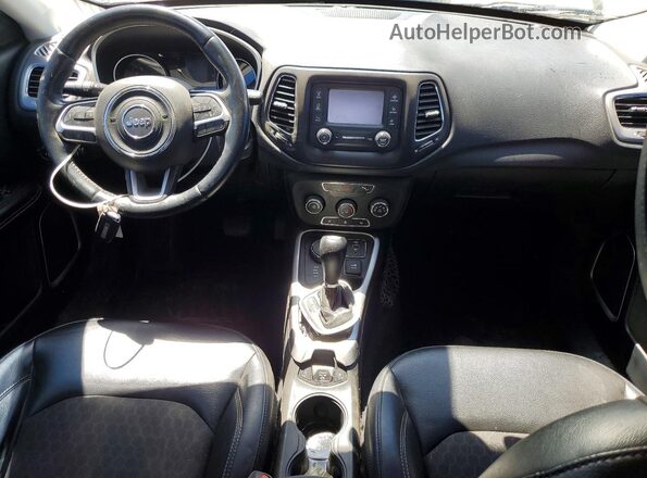 3C4NJDBB9JT239513 2018 JEEP COMPASS Белый Вид щитка приборов