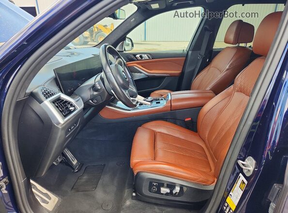 5UX33EU03R9T09335 2024 BMW X5 Синий Вид панели приборов