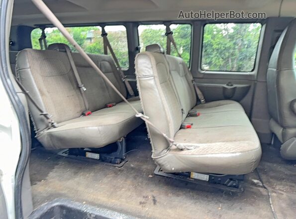 1GAZGPFG1H1341194 2017 CHEVROLET EXPRESS White წინა სალონის ხედი