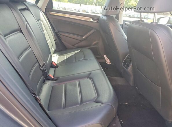 1VWBA7A30JC010029 2018 VOLKSWAGEN PASSAT Gray უკანა სალონის ხედი