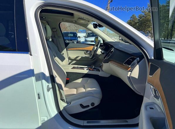 YV4BR0CK7M1700459 2021 VOLVO XC90 Белый Вид сзади
