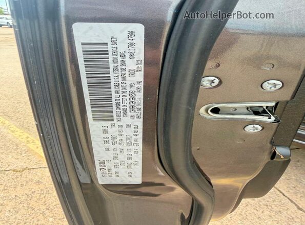 1C6RR6KG9KS602503 2019 RAM 1500 Charcoal Widok wnętrza z tyłu