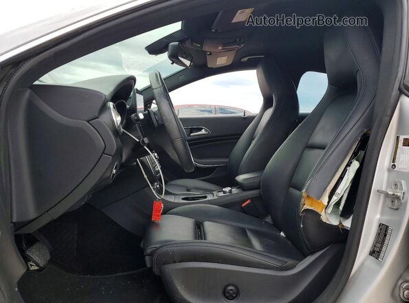 WDDSJ4GB5JN507250 2018 MERCEDES-BENZ CLA-CLASS Серебряный Вид панели приборов