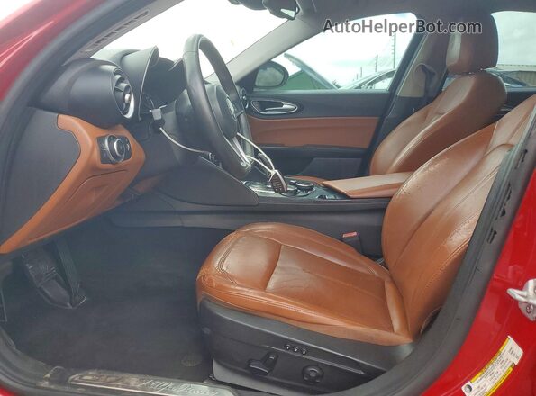 ZARFAMAN4K7599798 2019 ALFA ROMEO GIULIA Red Vista del salpicadero