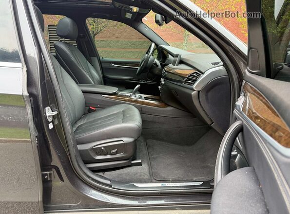 5UXKT0C30H0V97117 2017 BMW X5 Серый Вид спереди
