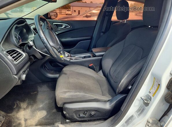 1C3CCCAB1GN112085 2016 CHRYSLER 200 Белый Вид салона спереди