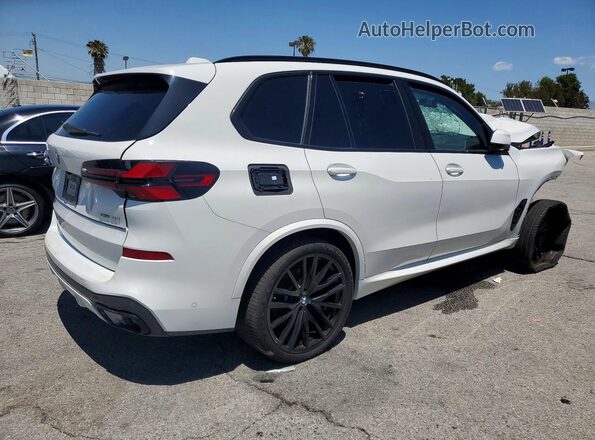 5UX23EU03R9S86229 2024 BMW X5 Белый Передняя правая четверть