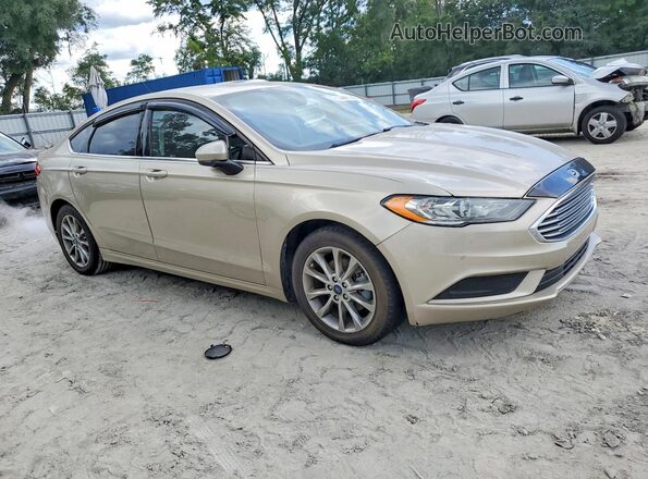 3FA6P0HD8HR290373 2017 FORD FUSION Золотой Вид спереди