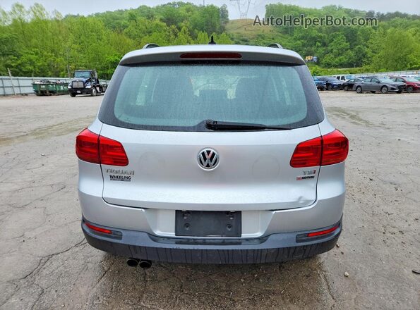 WVGBV7AX3HK013626 2017 VOLKSWAGEN TIGUAN Серебряный Вид салона спереди
