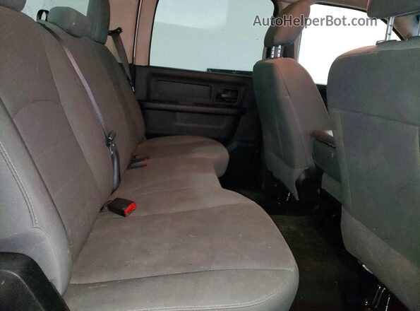 3C6UR5HL6JG145244 2018 RAM 2500 Белый Вид задней части салона