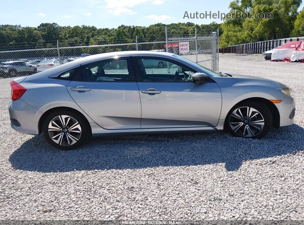 19XFC1F73HE011718 2017 HONDA CIVIC Серебряный Вид щитка приборов
