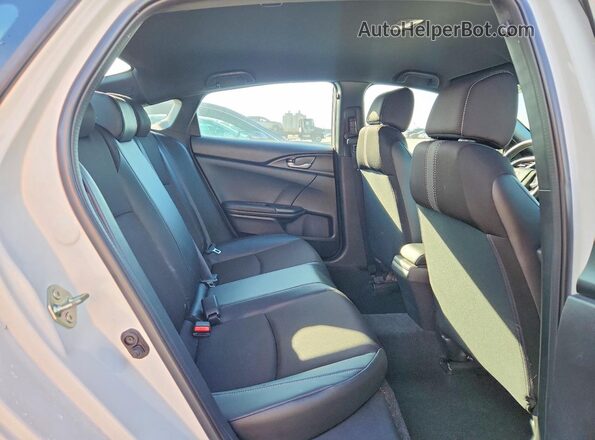 19XFC2F86LE014250 2020 HONDA CIVIC White Rear seats view