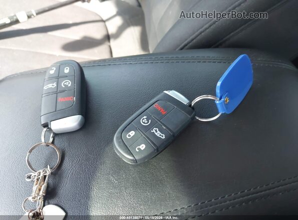 1C3CCCAB0GN122610 2016 CHRYSLER 200 Красный Вид панели приборов