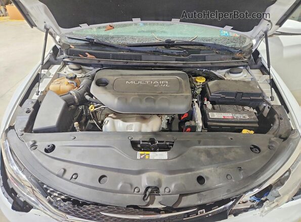 1C3CCCAB3GN127882 2016 CHRYSLER 200 Белый Вид задней части салона