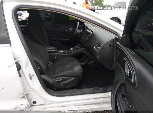 1C3CCCAB3GN136565 2016 CHRYSLER 200 White Widok wnętrza z przodu