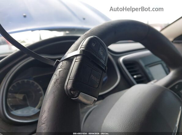 1C3CCCABXGN145702 2016 CHRYSLER 200 Синий Вид панели приборов