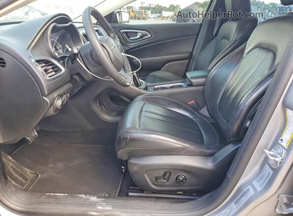 1C3CCCABXHN505326 2017 CHRYSLER 200 Silver Вид салону спереду