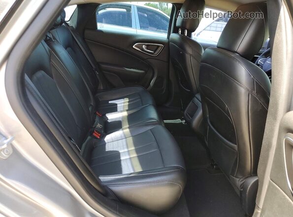 1C3CCCABXHN505326 2017 CHRYSLER 200 Silver Вид задніх сидінь