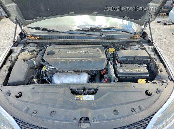 1C3CCCABXHN505326 2017 CHRYSLER 200 Silver Вид задньої частини салону