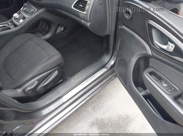 1C3CCCAGXGN103767 2016 CHRYSLER 200 Серый Вид салона спереди