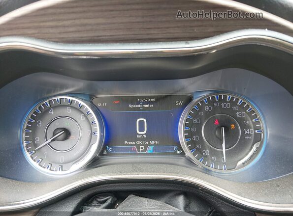 1C3CCCCB0GN147214 2016 CHRYSLER 200 Red Widok tylnych siedzeń