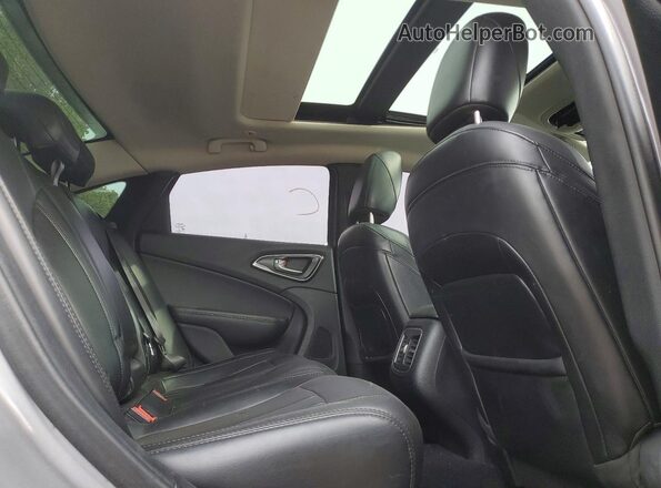 1C3CCCCG8GN180781 2016 CHRYSLER 200 Серебряный Вид задних сидений