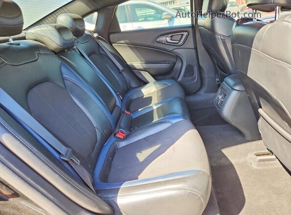 1C3CCCDG4GN114632 2016 CHRYSLER 200 Черный Вид задних сидений