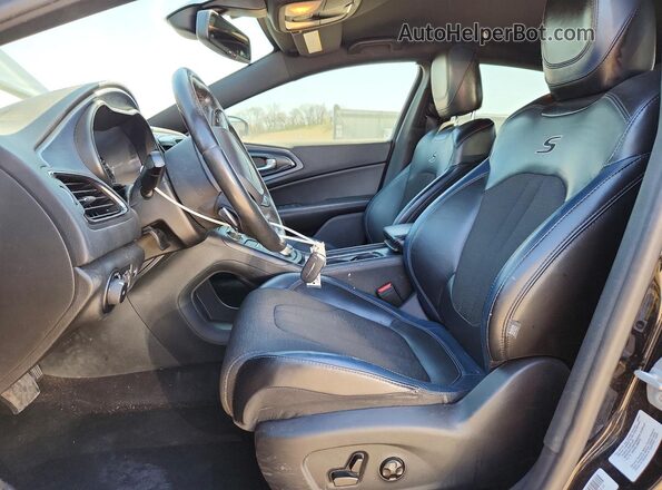 1C3CCCDG4GN114632 2016 CHRYSLER 200 Черный Вид салона спереди
