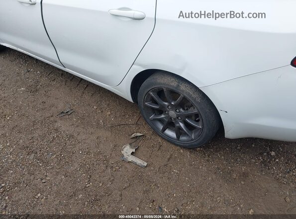 1C3CDFAA1GD533686 2016 DODGE DART White Вид задньої частини салону