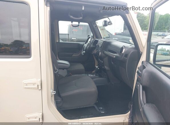 1C4BJWDG0GL253134 2016 JEEP WRANGLER UNLIMITED Tan Widok wnętrza z przodu