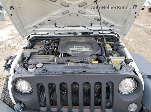 1C4BJWDG2HL710088 2017 JEEP WRANGLER Белый Вид задней части салона