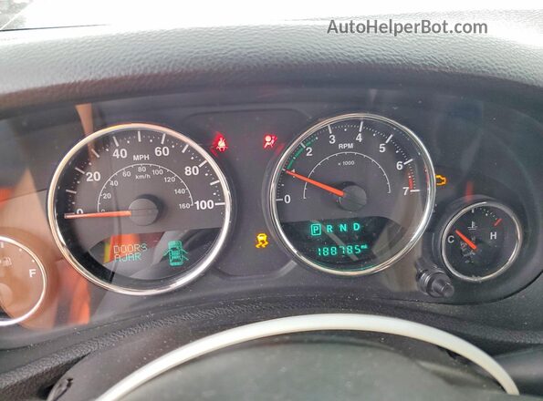 1C4BJWDG2HL710088 2017 JEEP WRANGLER Белый Вид щитка приборов