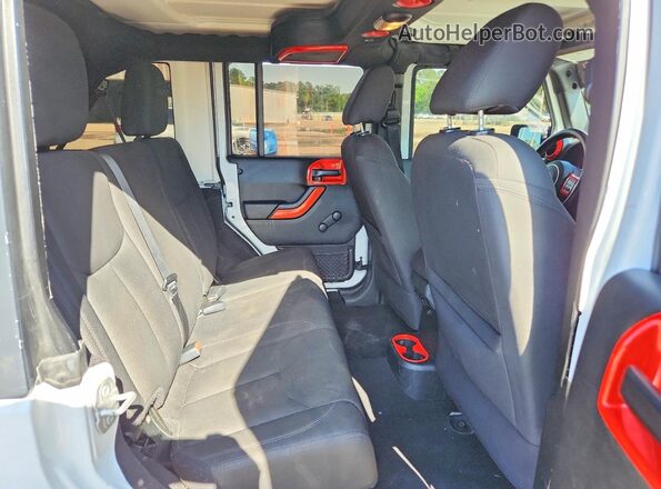 1C4BJWDG2JL862815 2018 JEEP WRANGLER Белый Вид задних сидений