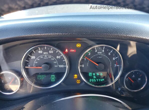 1C4BJWDG2JL938579 2018 JEEP WRANGLER Черный Вид щитка приборов