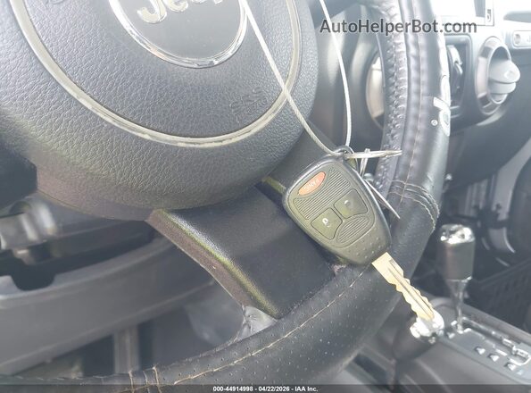 1C4BJWDG3GL257520 2016 JEEP WRANGLER UNLIMITED Серый Вид панели приборов