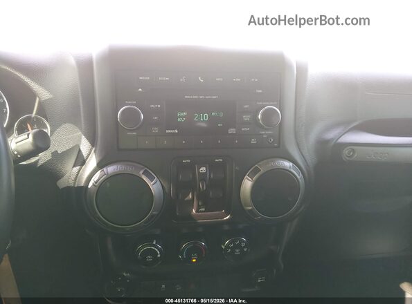 1C4BJWDG4JL810666 2018 JEEP WRANGLER Silver 