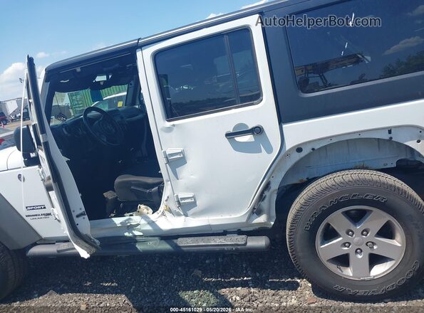 1C4BJWDG4JL828066 2018 JEEP WRANGLER Белый Вид спереди