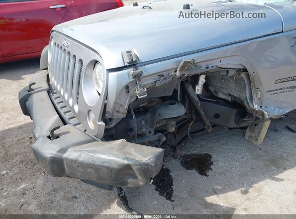 1C4BJWDG6JL865748 2018 JEEP WRANGLER Серебряный Вид спереди