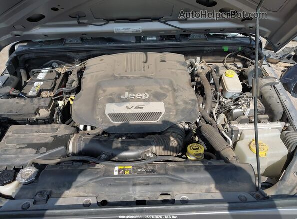 1C4BJWDG6JL865748 2018 JEEP WRANGLER Серебряный Вид сзади