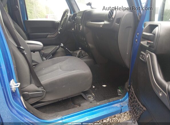 1C4BJWDG7GL158019 2016 JEEP WRANGLER UNLIMITED Blue Widok wnętrza z przodu