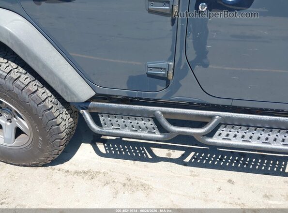 1C4BJWDG8HL578177 2017 JEEP WRANGLER UNLIMITED Gray Widok z przodu