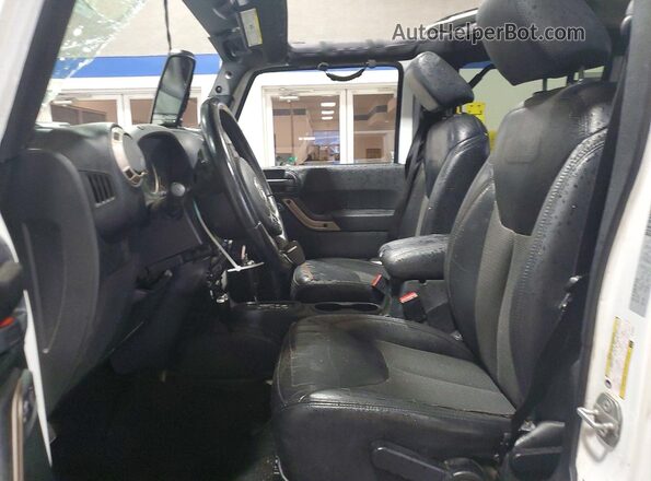 1C4BJWEG7GL253629 2016 JEEP WRANGLER Белый Вид салона спереди