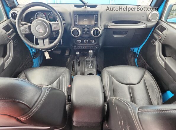 1C4BJWFG9HL659430 2017 JEEP WRANGLER Синий Вид панели приборов